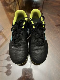Adidas Soccer Shoes Size 4y/zapatos De Futbol Talla 4y