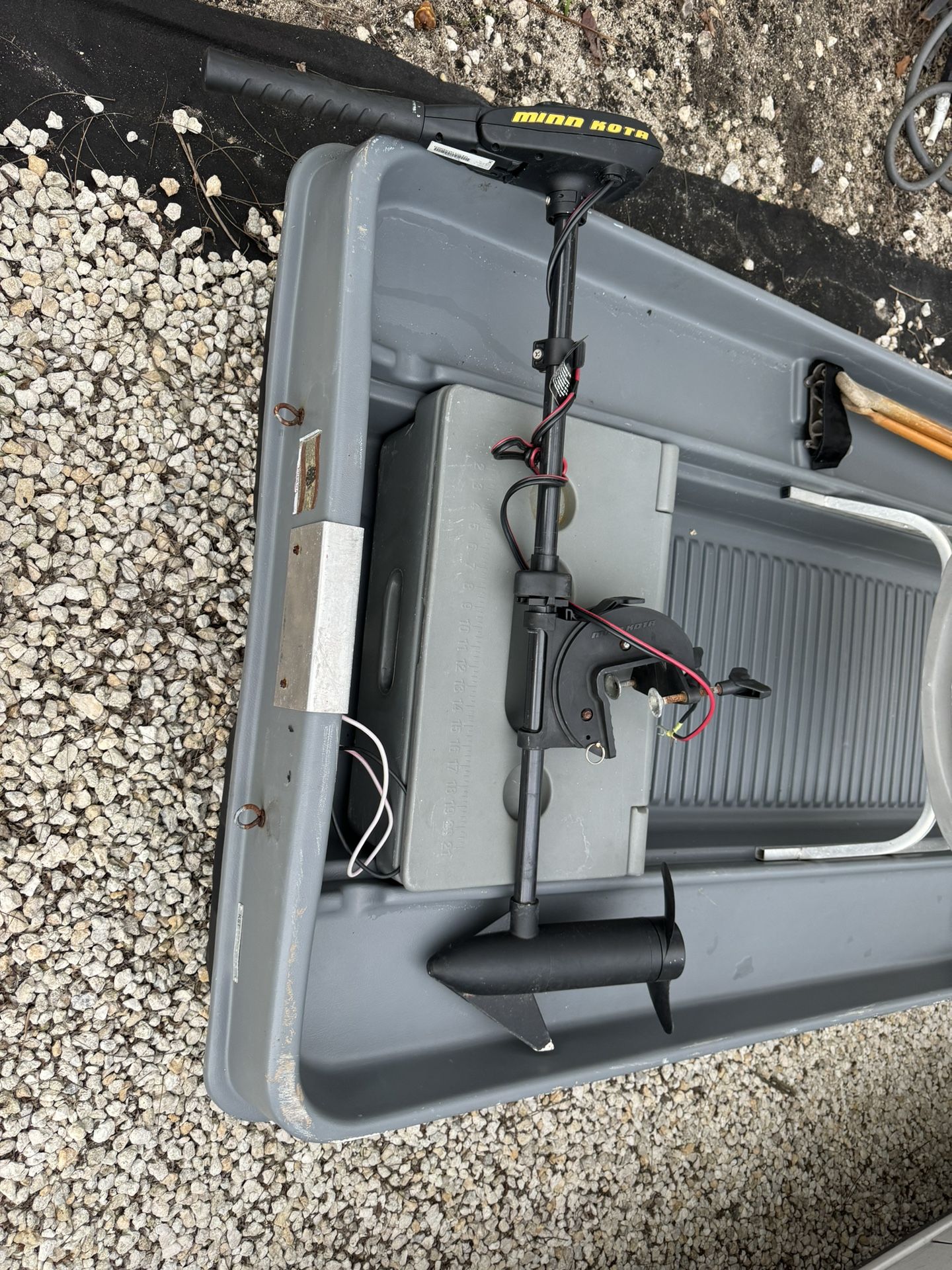 Bote Plástico De 12 Pie