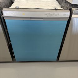 Frigidaire 24 in Front Control Built-In Tall Tub Dishwasher in Stainless Steel with 4-cycles and DishSense Sensor Technology