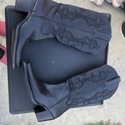 Women’s Cowgirl Boots Size 7.5 