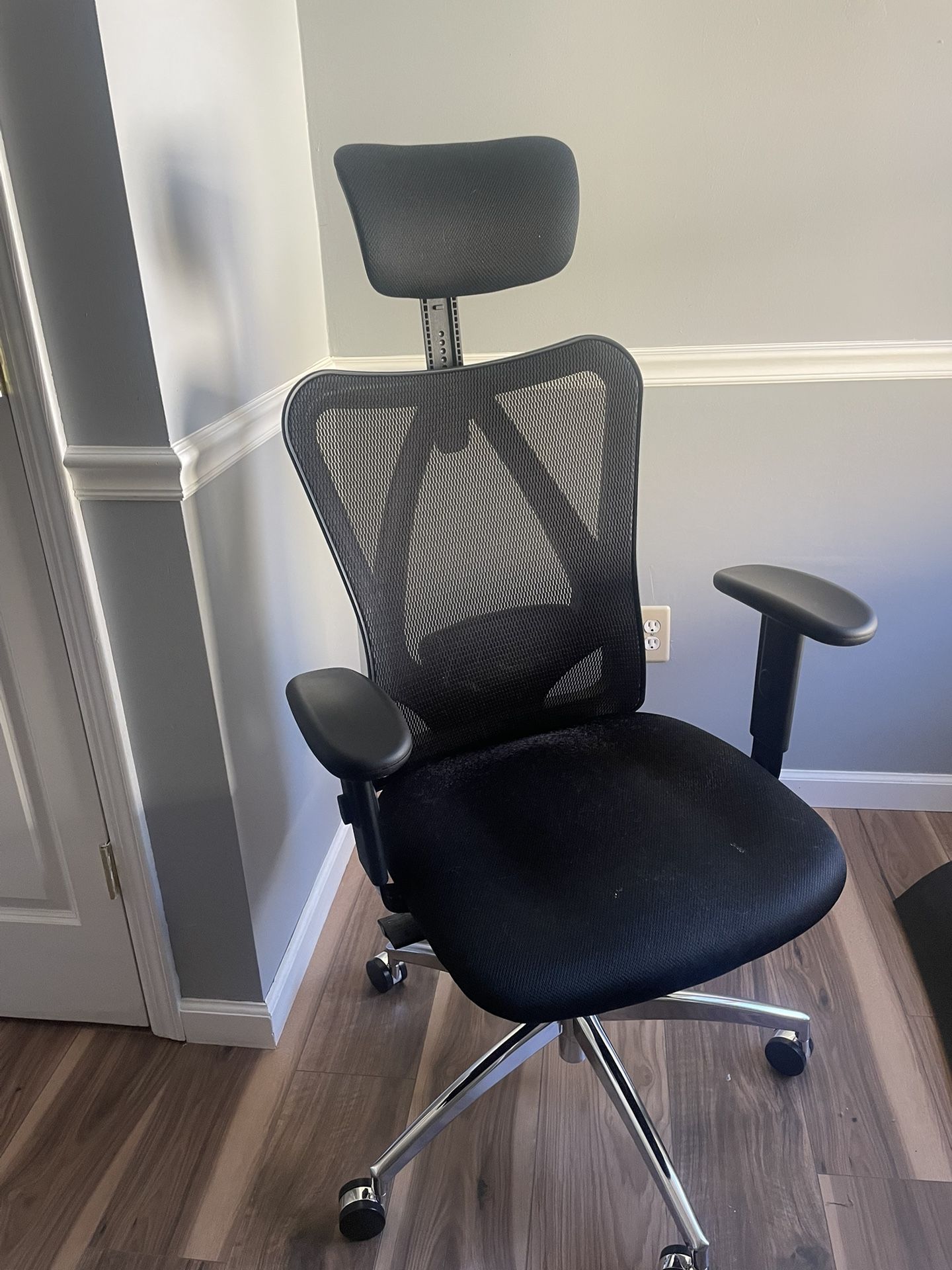 Ergonomic Black Office Chair