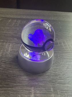 🔵 Squirtle 3D Crystal Poké Ball – LED Light Display