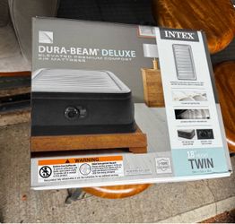 NEW Intex Dura-Beam Deluxe Twin Air Mattress w/ Built-In Pump