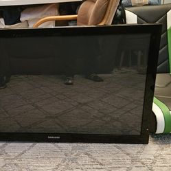 40 Inch TV 