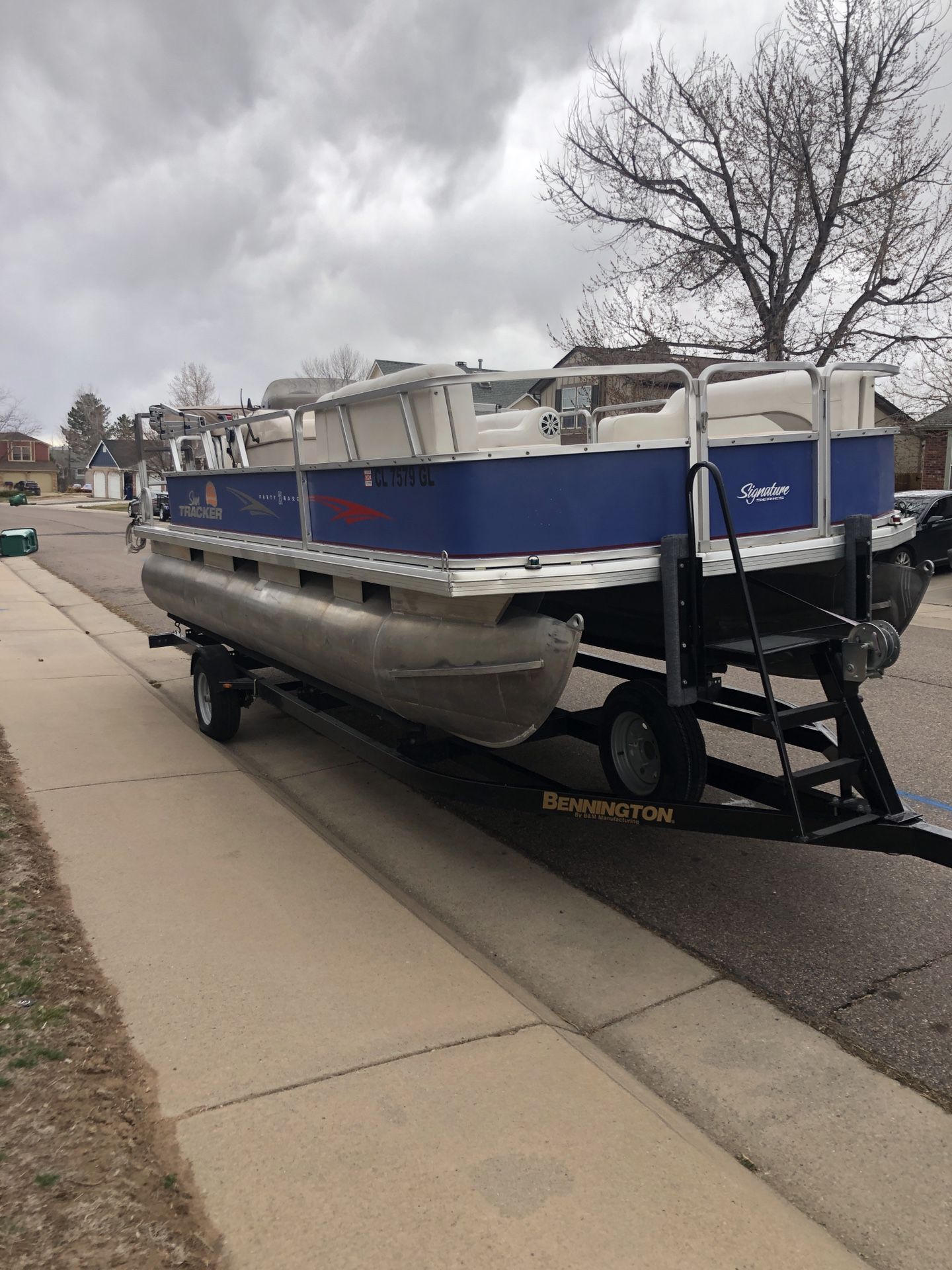 2004 Sun Tracker 21ft
