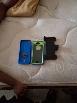 IPhone 5 or 5s cases in excellent condition
