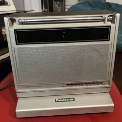 Panasonic BiSider Tv/fm-am/clock radio with foldout CRT