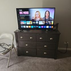 Vizio Tv/ New Dresser 