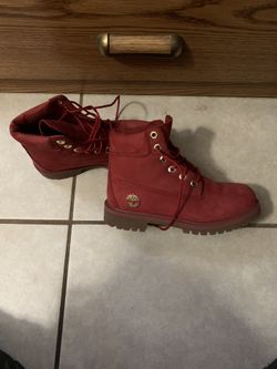 Ruby red TIMBERLAND size 3.5