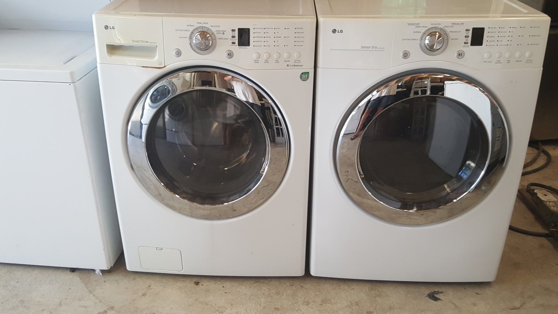 LG Front load Heavy duty washer and dryer Works great