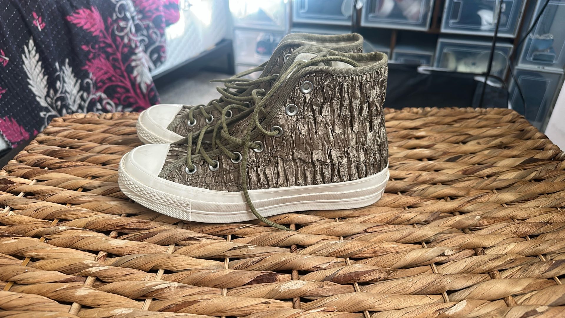 Satin Textured converse