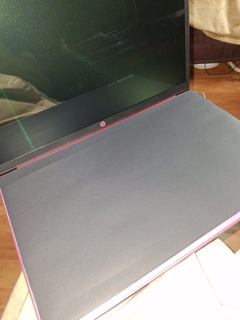 HP Plum 17.5" Laptop