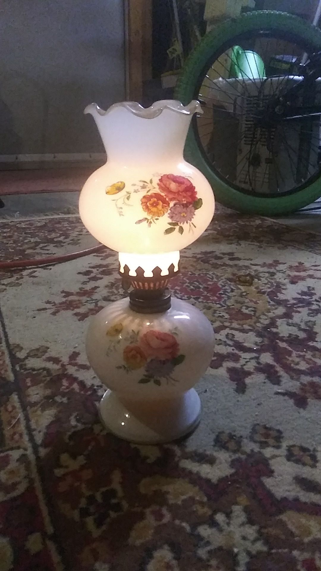 1950 or later vintage kerosene lamp