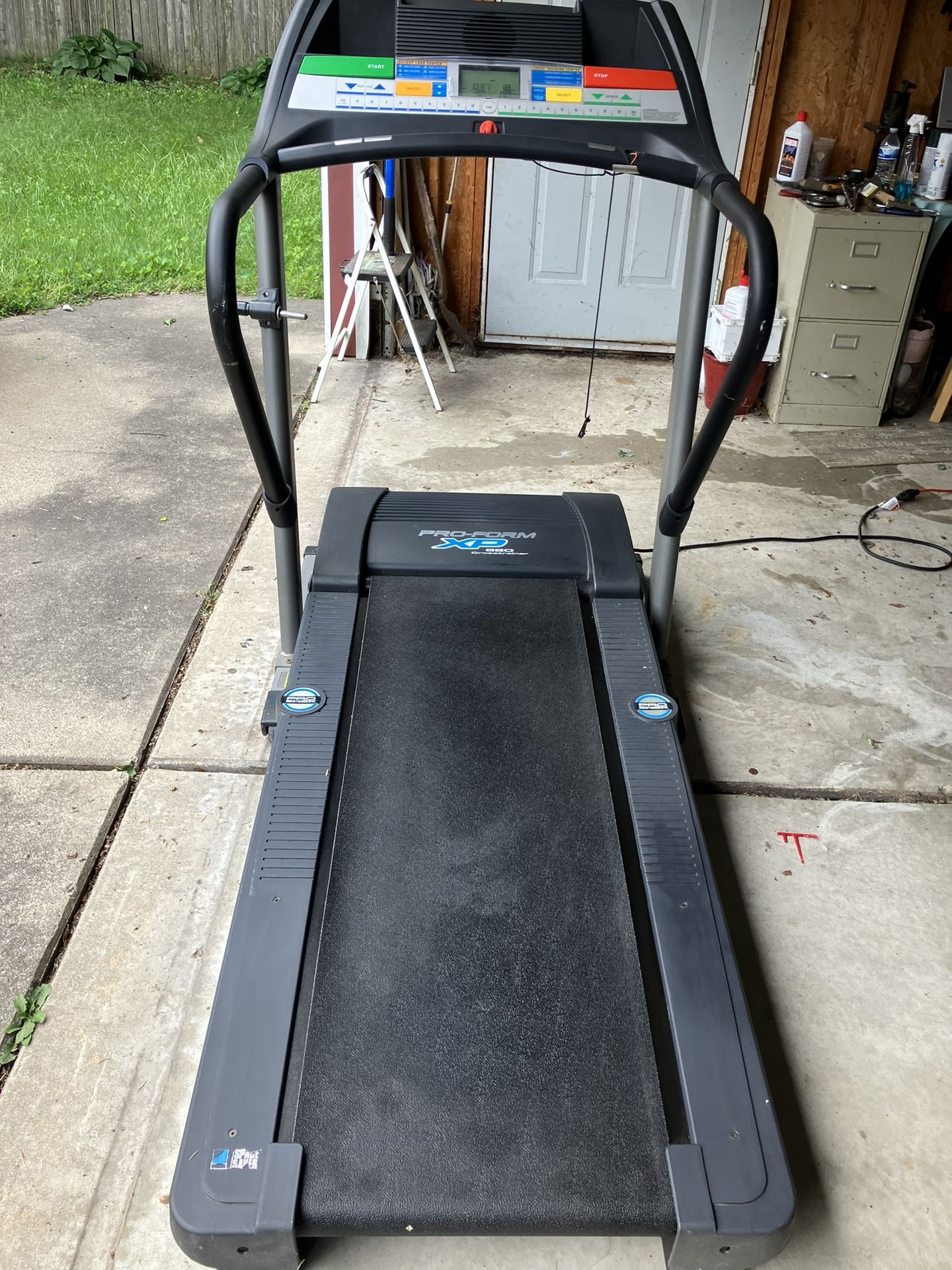 Proform XP 680 Crosstrainer Treadmill for Sale in Oak Park MI OfferUp