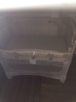 Arms reach co-sleeper