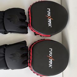 MMA gloves and pads