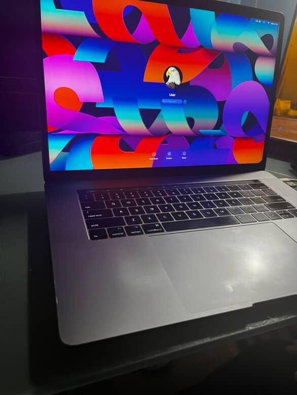 Apple MacBook Pro "15 Touchbar