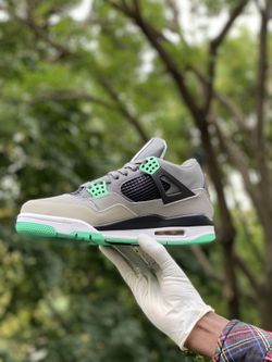Nike Air Jordan Retro 4 , Meduim Gray White Black Green, Available In Size 9.5