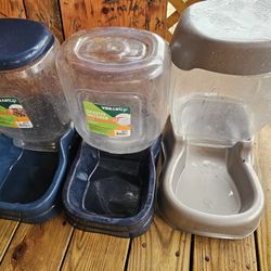 3 Large Gravity Waterer & Feeders