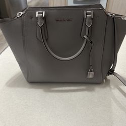 Michael Kors Purse With Wallet