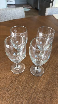 Set of four glasses