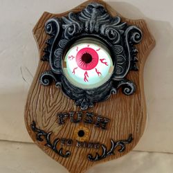 Halloween Animated Eyeball Talking & Light Up Doorbell Brand New 
