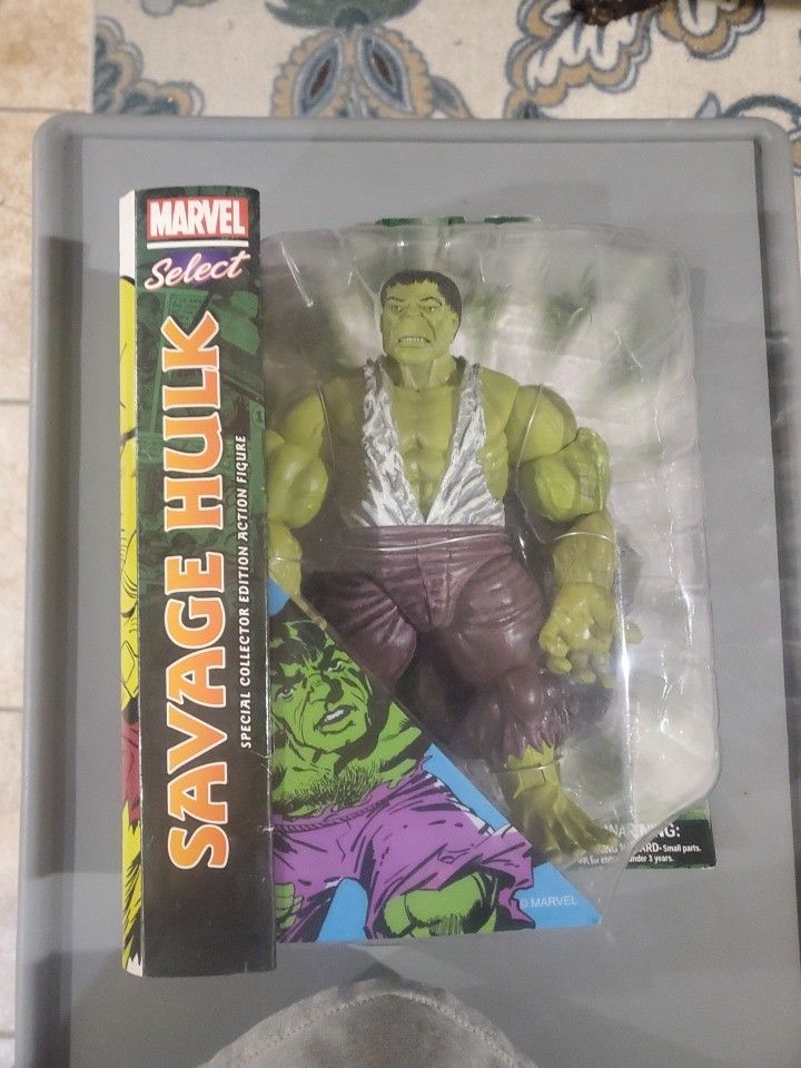 Marvel Select "Savage Hulk" Figure