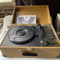Victrola/ Radio And More.