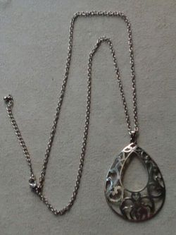 Vintage silver pendant necklace