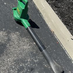Weedeater Groundskeeper Electric Leaf Blower in good shape!  