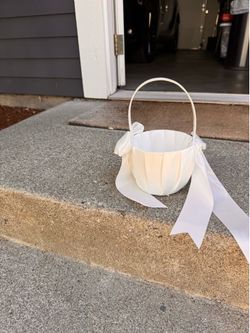 Flower girl basket