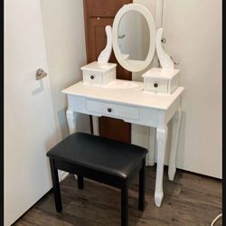 Table For Mirror And stand