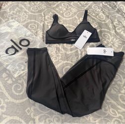Alo Yoga Sports Bra and Leggings Set