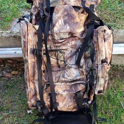 Cabelas Alaskan Pack and Frame Hunting