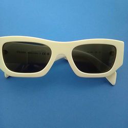 Prada Sunglasses!!😍😎🤓