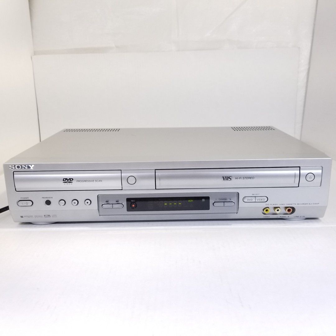 Sony DVD / VHS - VCR Player Model SLV-D300P