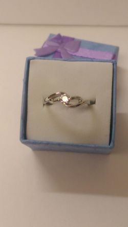 Pretty Sterling Silver White Sapphire 6