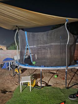 Trampoline with Safety Enclosure Net