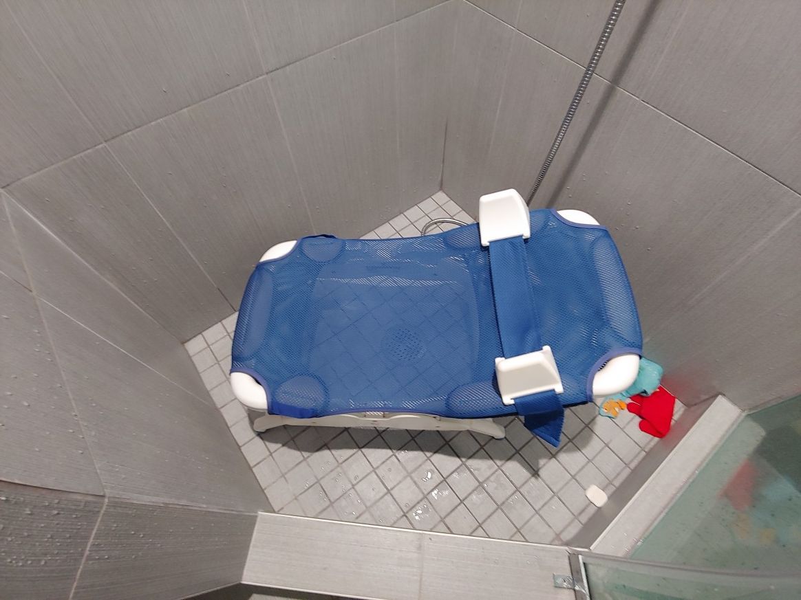 Custom child shower chair