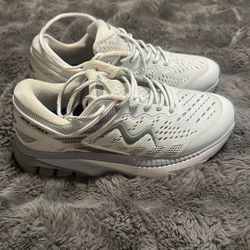 $55 MBT MTR-1500 11 Women’s 9