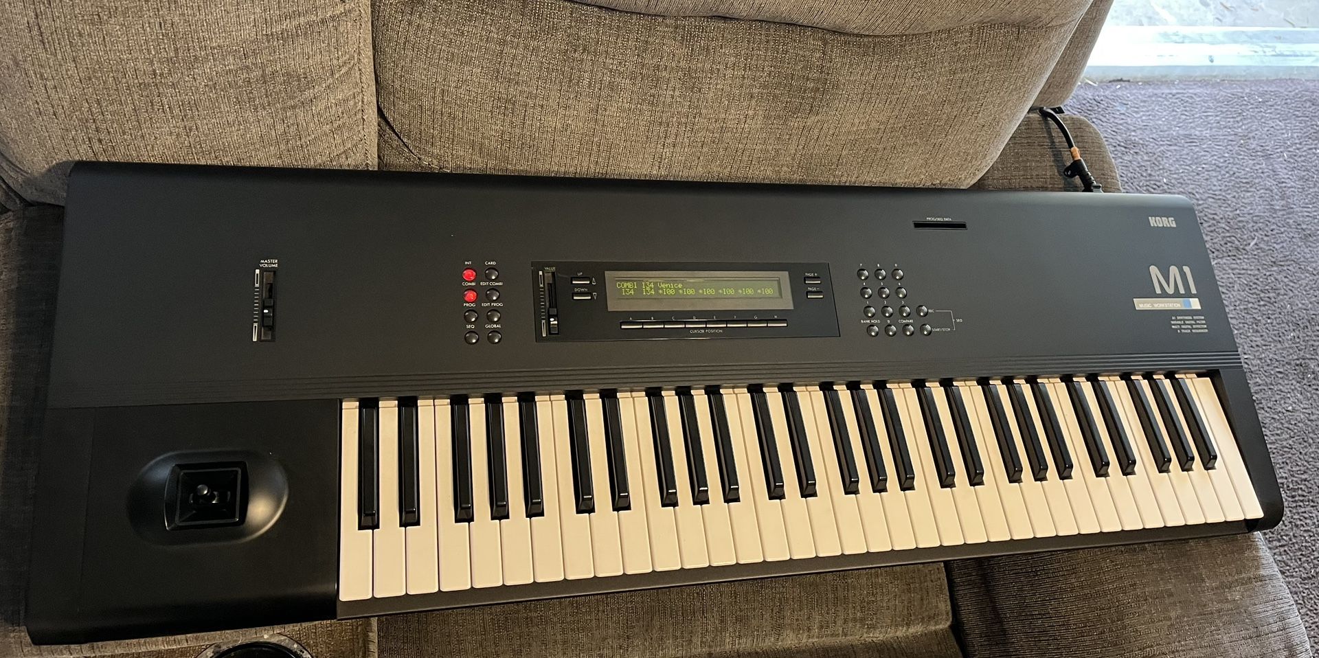 Korg M1 Keyboard 
