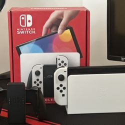 Nintendo Switch - OLED Model with White Joy-Con / With  Traveler Deluxe Travel Case - Black