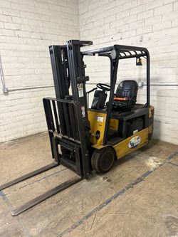 Caterpillar ET4000 Series 4,000 lb electric forklift for sale.