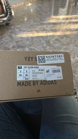 Adidas Yeezy Slides