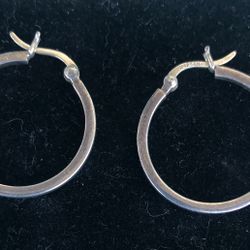 Nice Vintage Sterling Silver (.925) Signed Hoop Earrings 