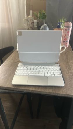 Apple Magic Keyboard 13”