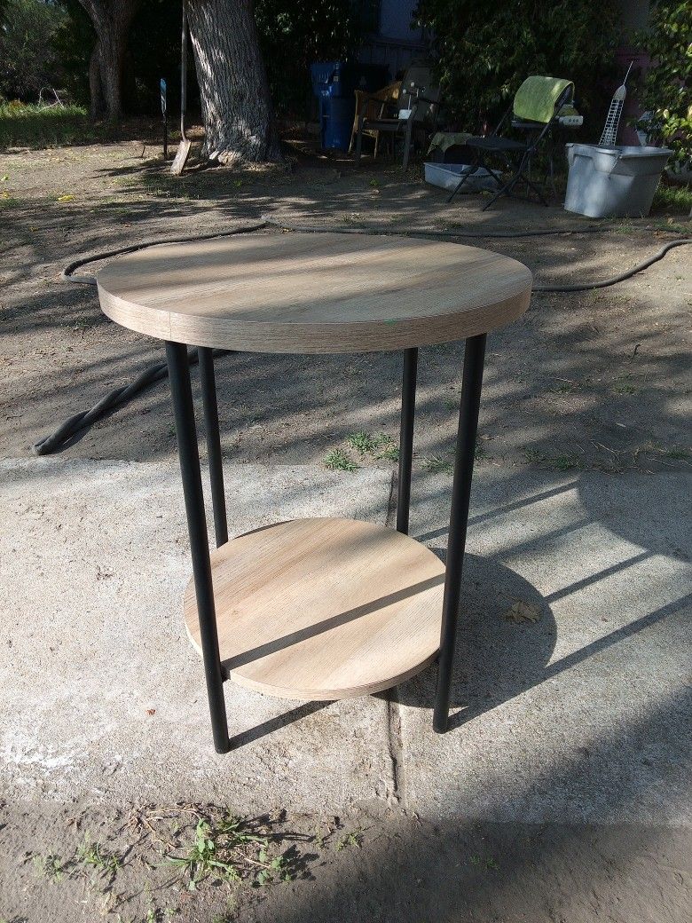 !! 2 Tier End Table 22 In Height By 22 Diameter