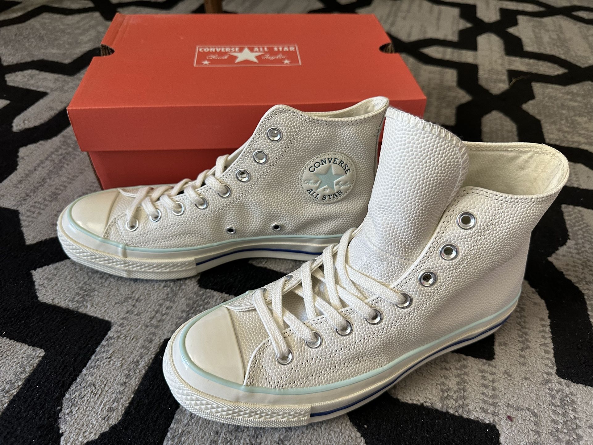 Converse Men Size 7