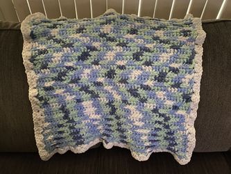 Baby Blankets Soft Yarn. $10