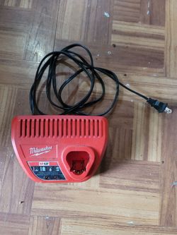 Milwaukee M12 Battery Charger